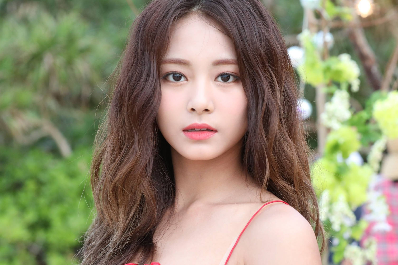 Chou Tzu-yu (Tzuyu) Chou Tzu-yu (Tzuyu)