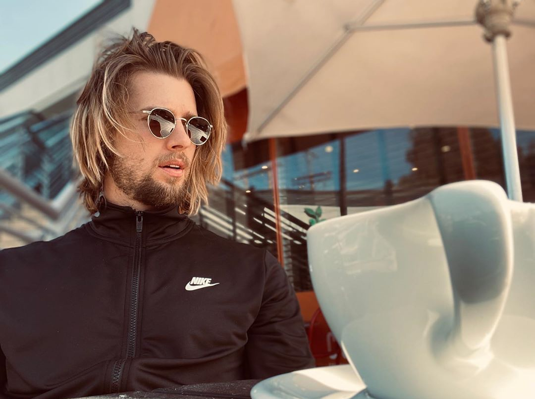 Drew Van Acker