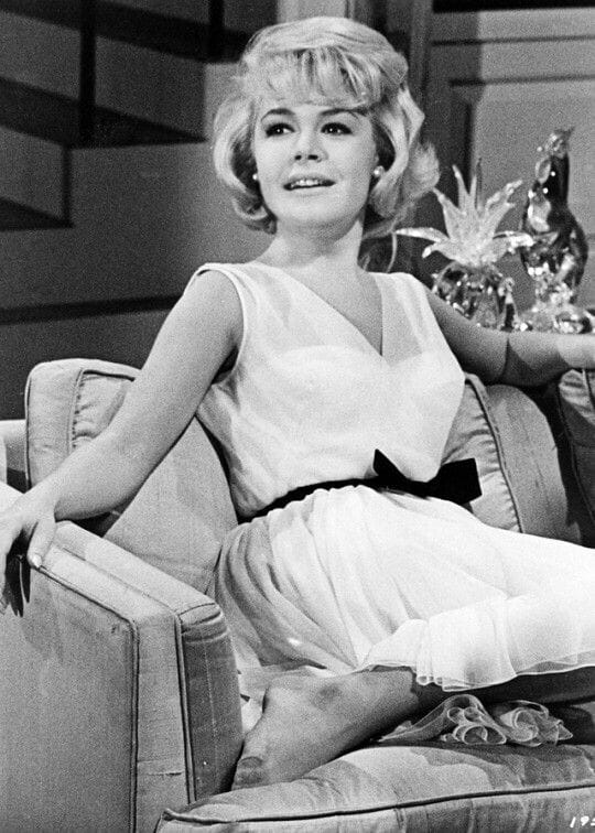 sandra dee red shoes