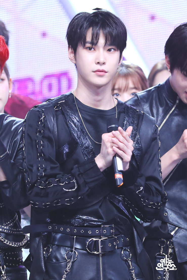 Doyoung image