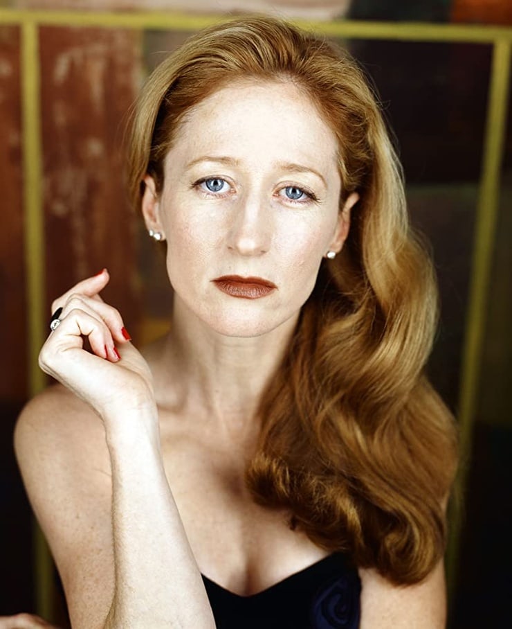 Vicki Lewis deb