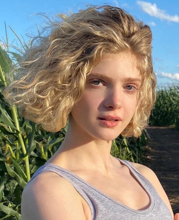 Picture Of Elena Kampouris