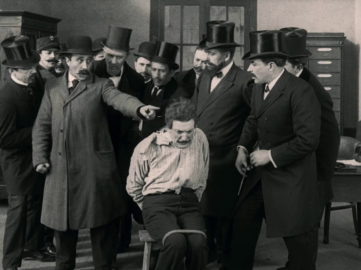 Fantômas: In the Shadow of the Guillotine