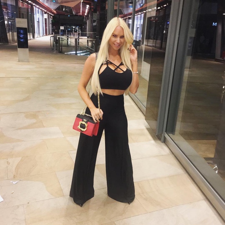 Cara Brett