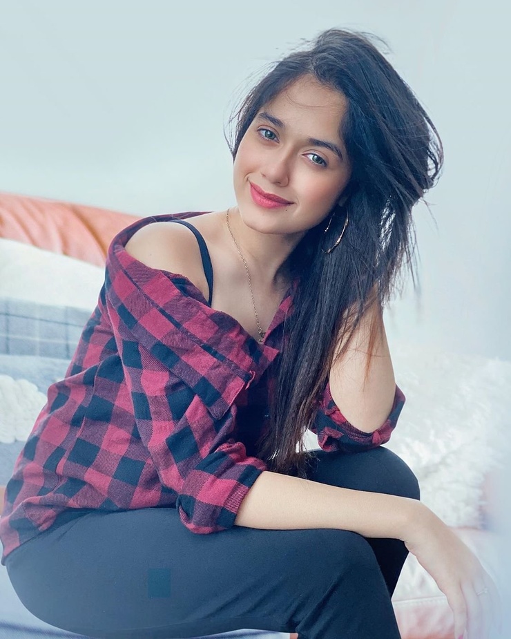 Image of Jannat Zubair Rahmani