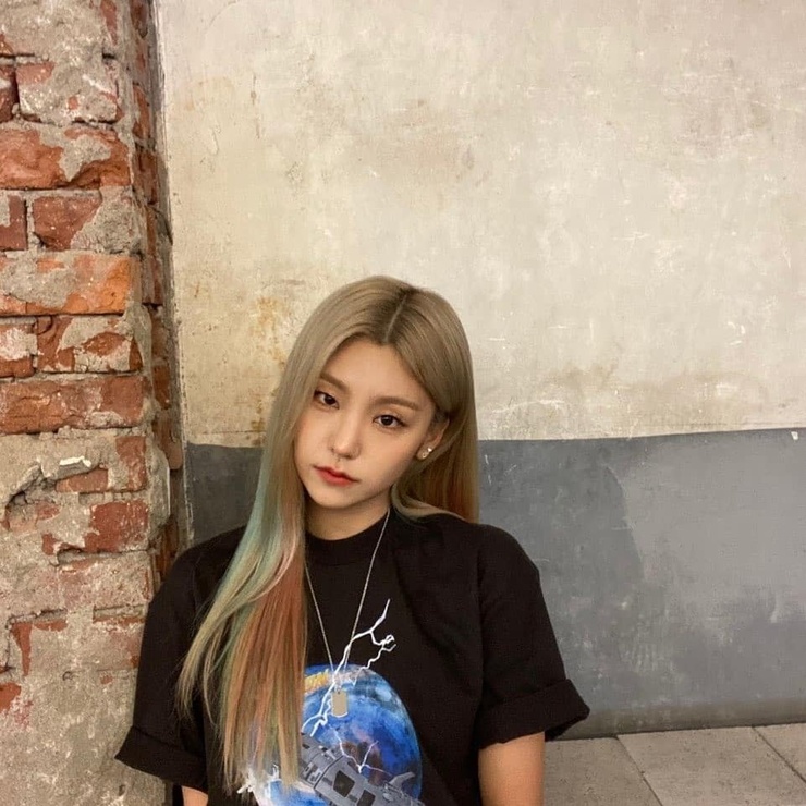 picture hwang yeji picture hwang yeji