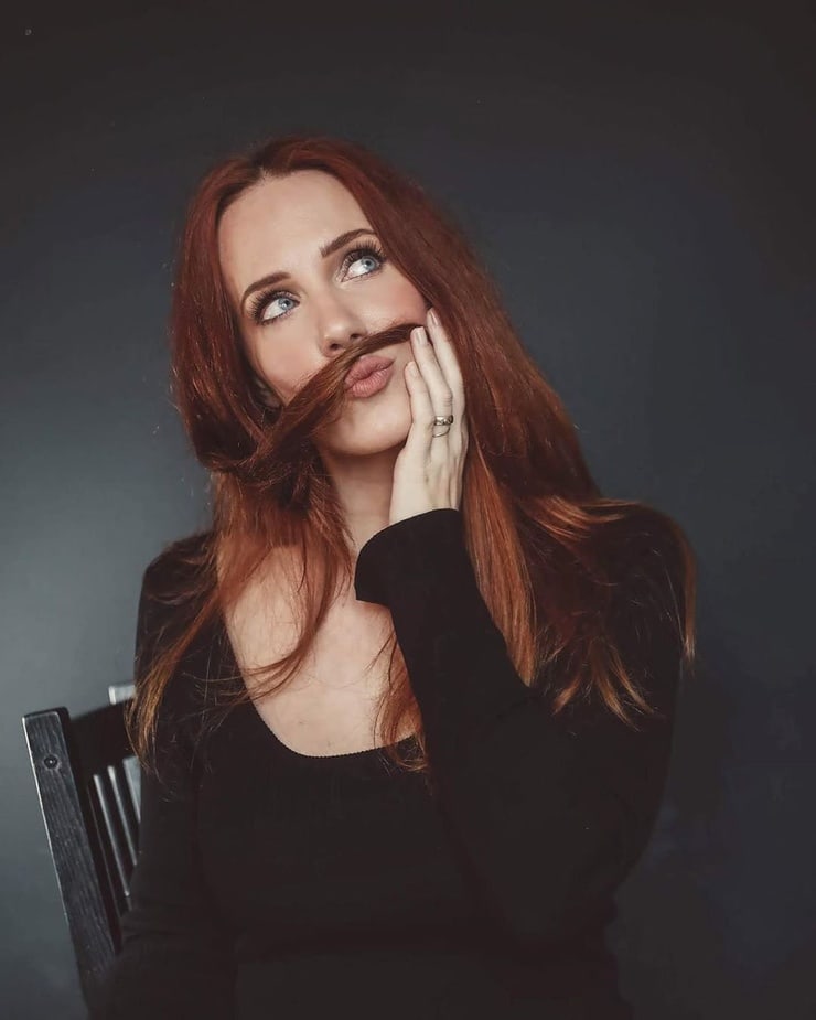 Simone simons фото