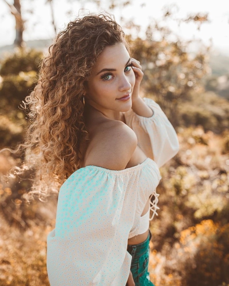 Sofie dossi фото