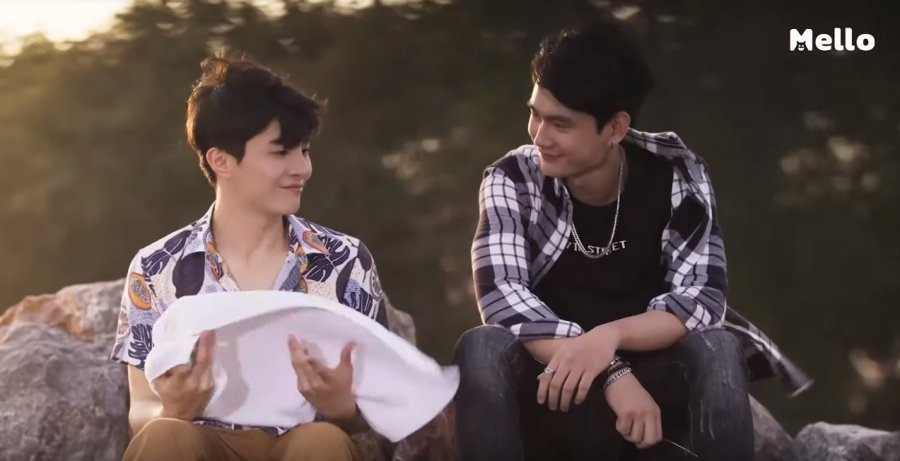 2Moons2