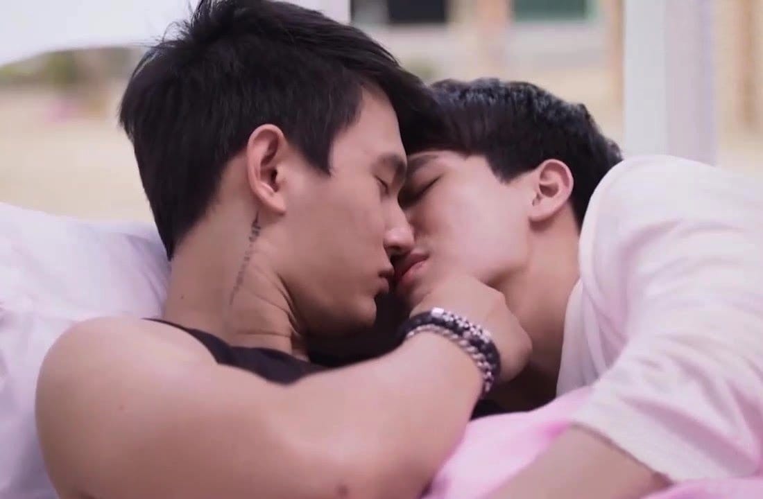 2Moons2