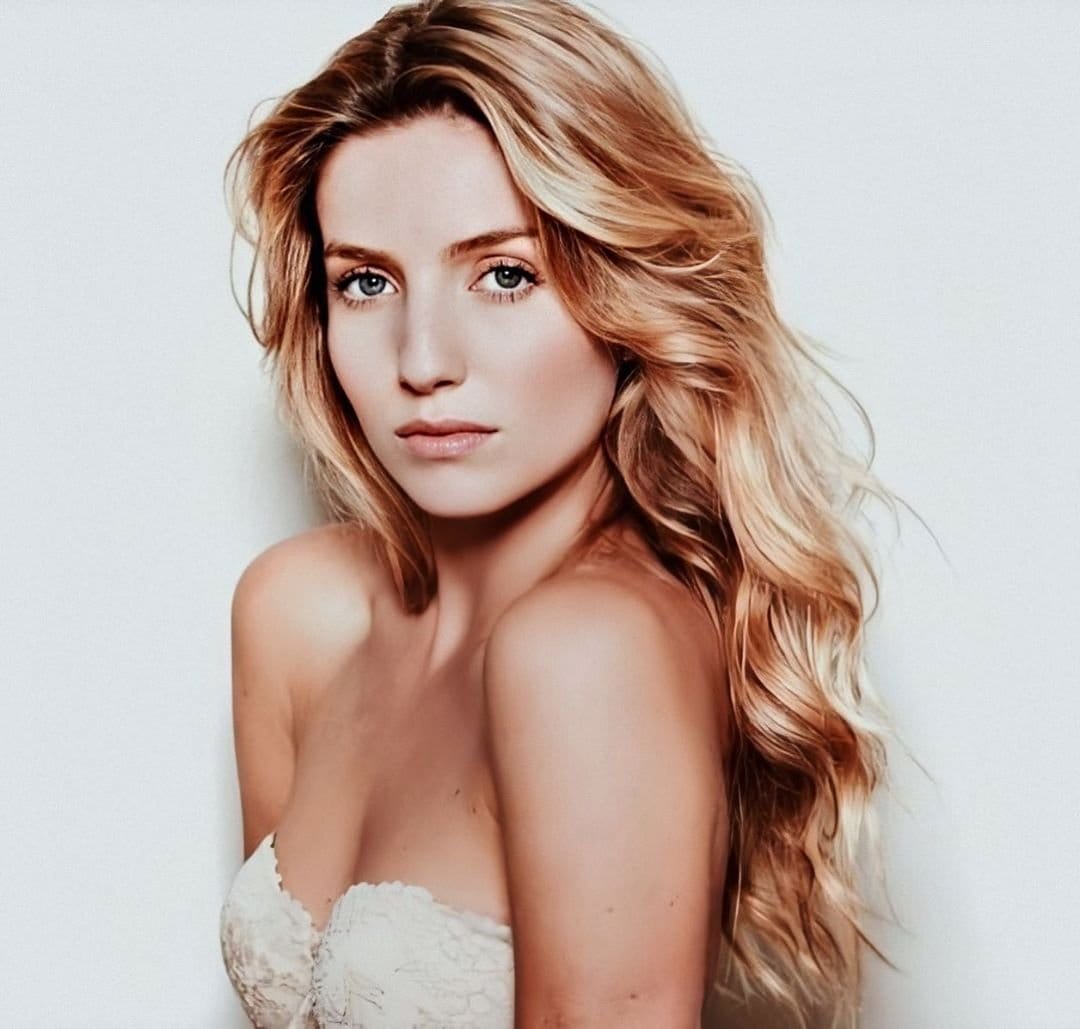 Annabelle Wallis