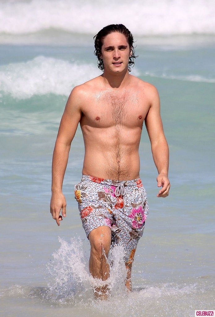 Diego Boneta hair