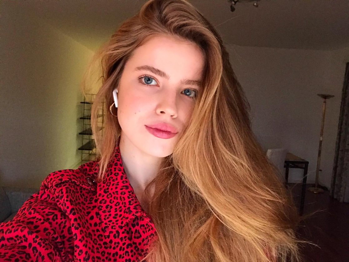 Emily Deyt Aysage Emily Deyt Aysage