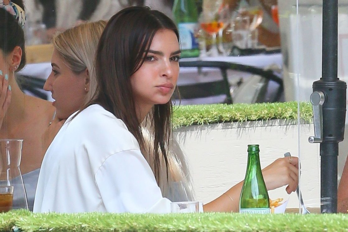 Emily Ratajkowski