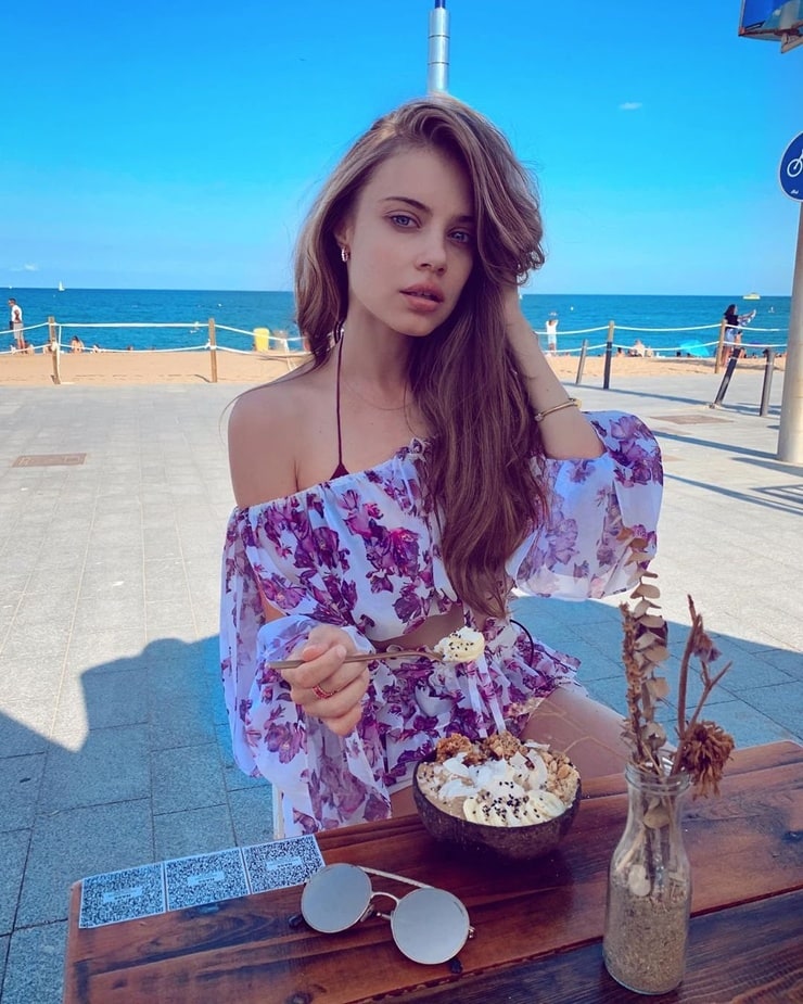 Picture Of Xenia Tchoumitcheva