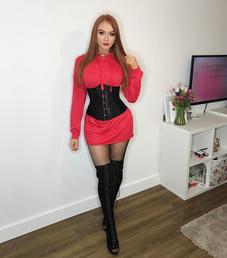 Picture of Elz the Witch