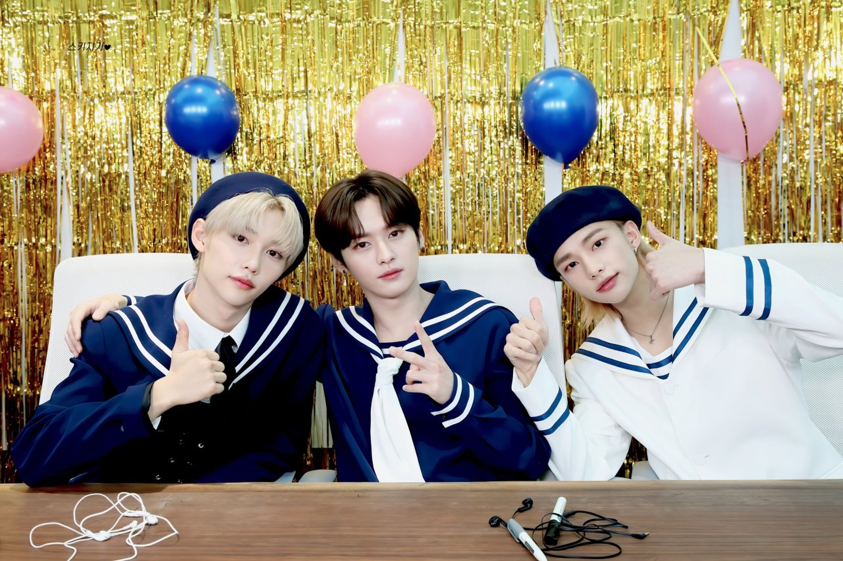 Stray Kids