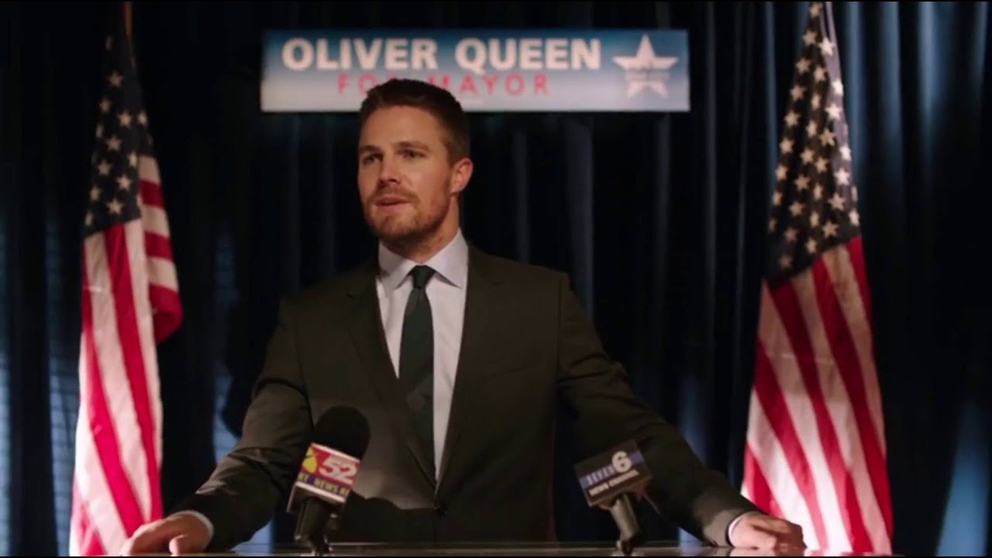 Green Arrow / Oliver Queen (Stephen Amell)