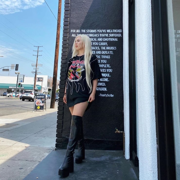 Ava Max picture