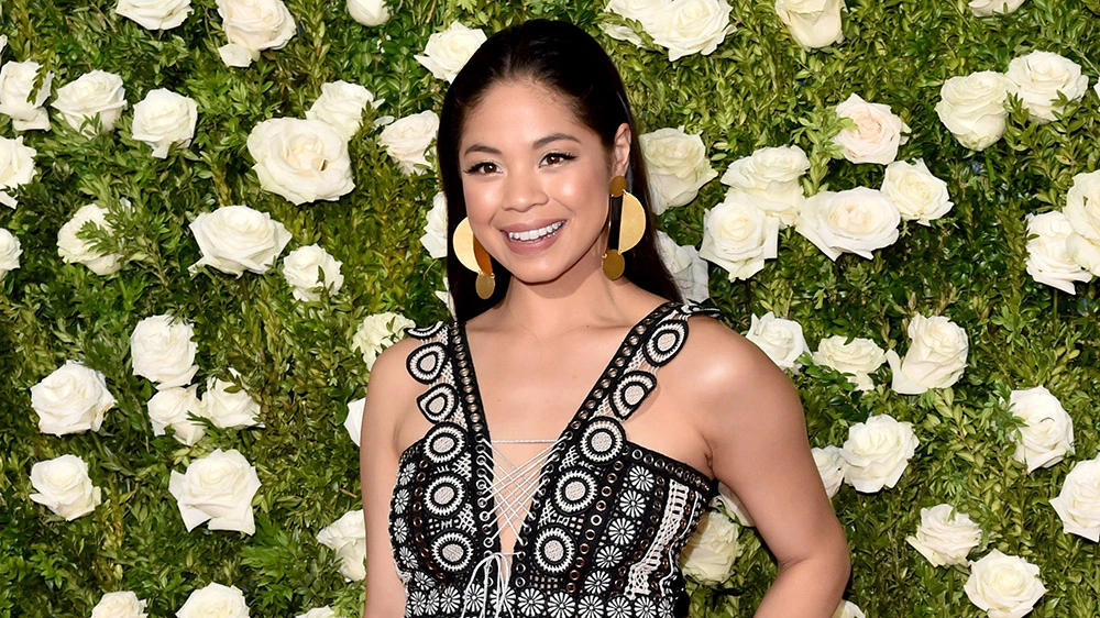 Eva Noblezada