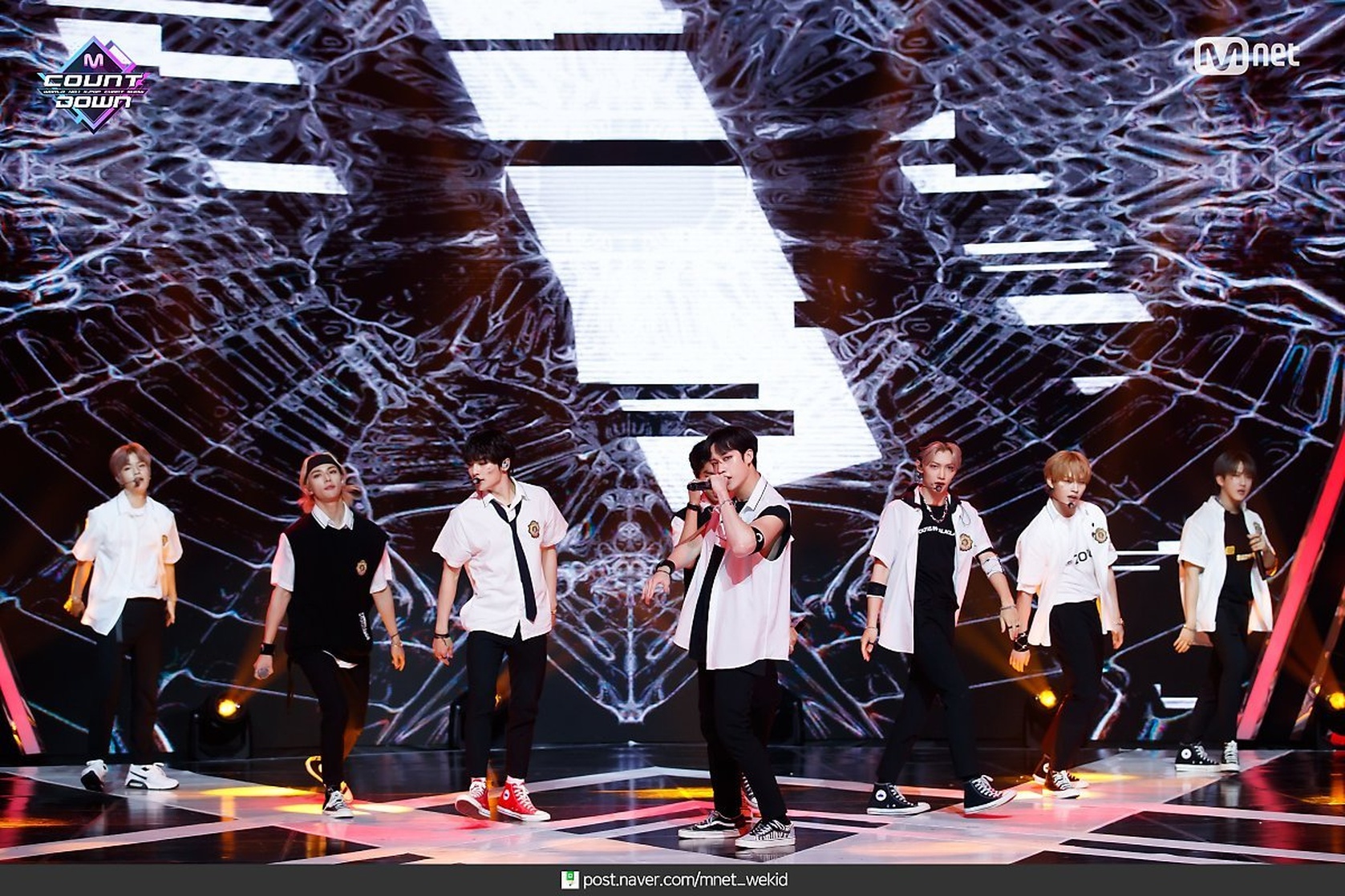 Stray Kids
