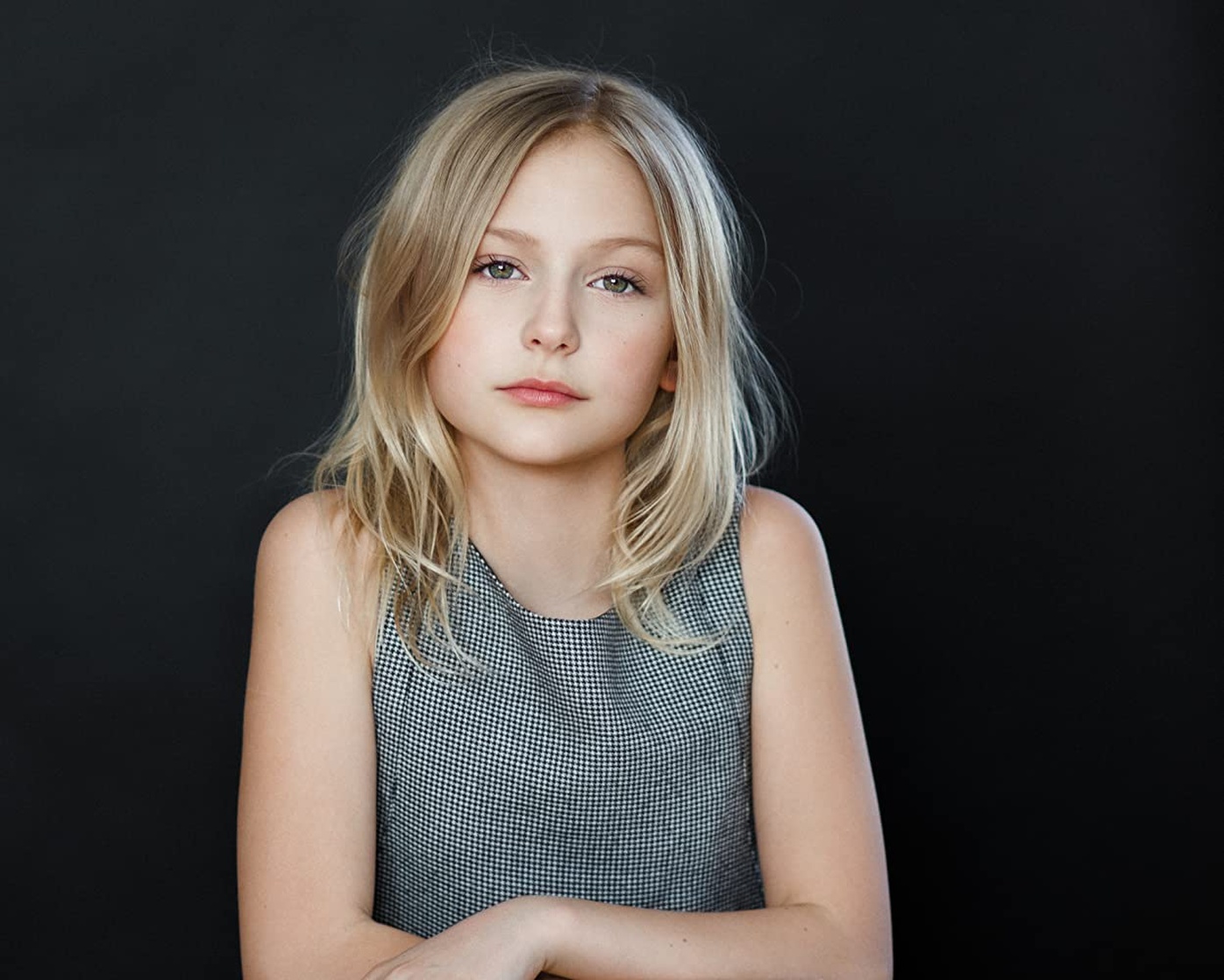 Alyvia Alyn Lind