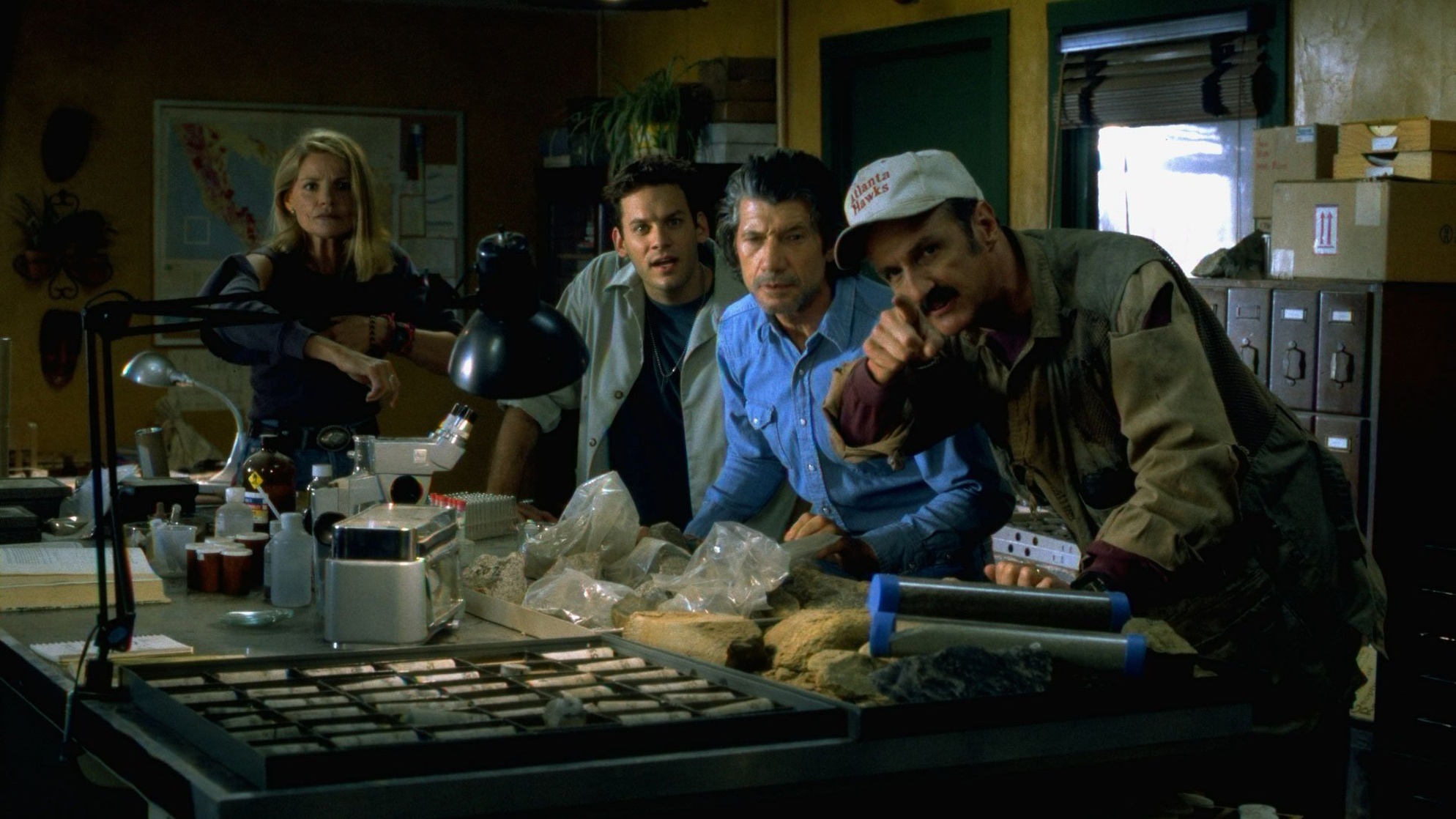 Tremors 2: Aftershocks Tremors 2: Aftershocks