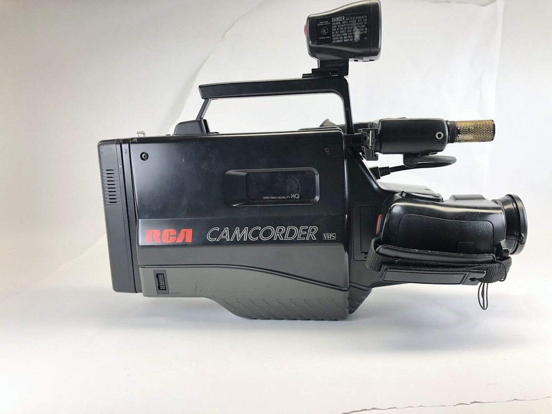 Vintage 1990 RCA Camcorder CC415 With Battery And Cords. UNTESTED
