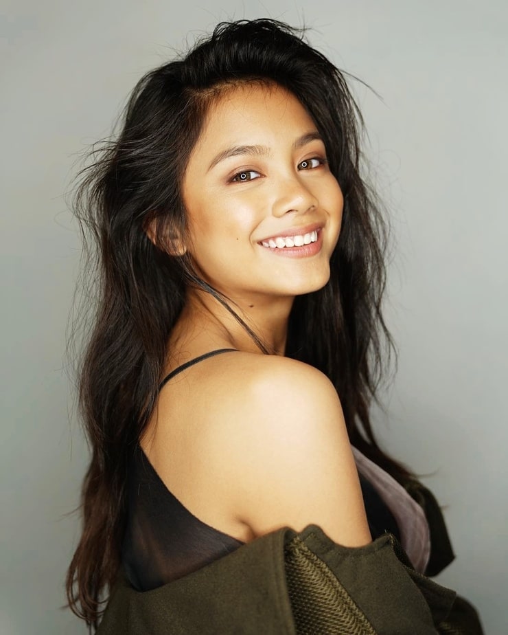 Picture Of Ylona Garcia 0108