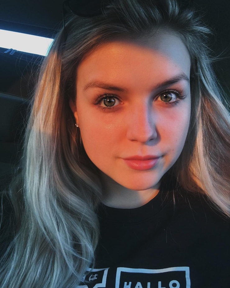 Picture of Anna Grace Barlow