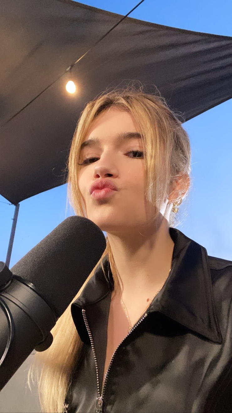 Picture of alexis jayde burnett