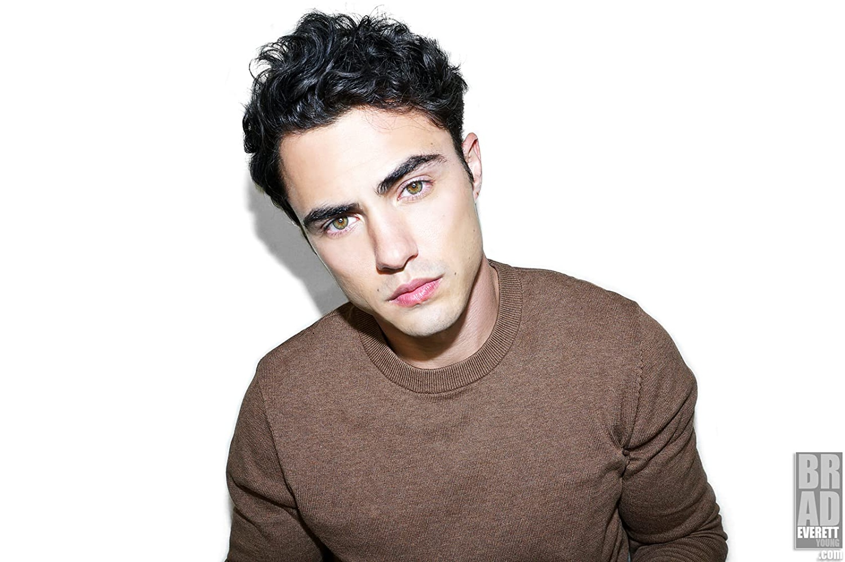 Darren Barnet