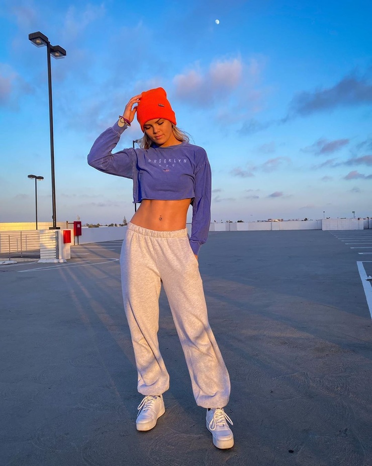 Nellie Cronen picture