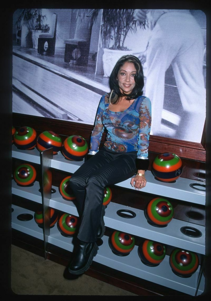 Apollonia Kotero picture