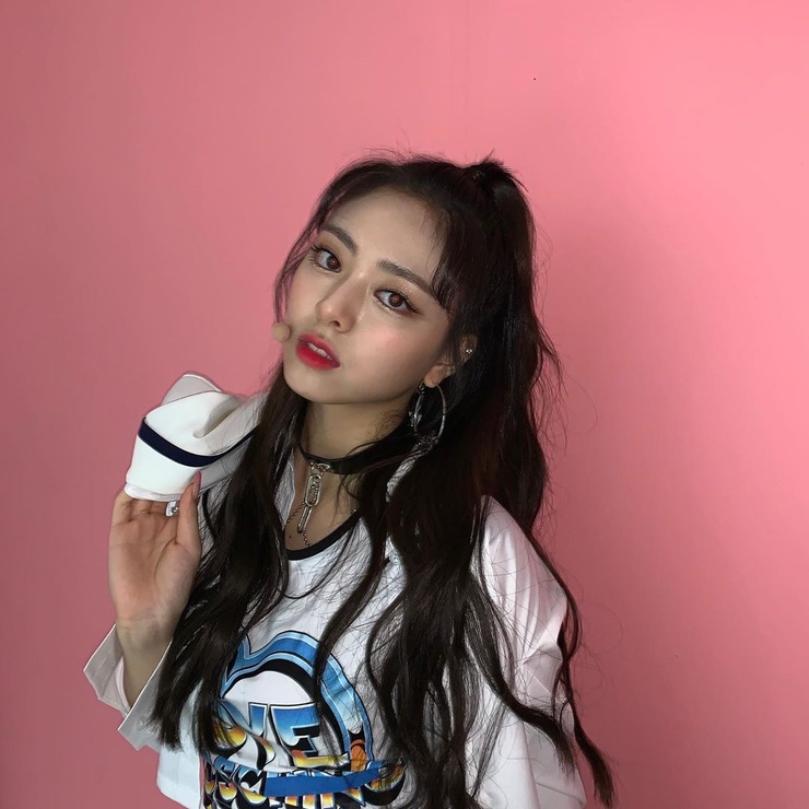 itzy-s-yuna-reveals-that-she-weighs-46kg-101-lb-even-though-she-is