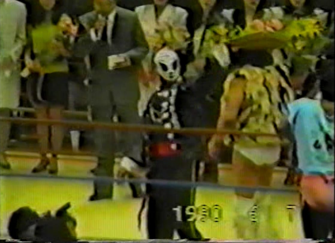 El Signo, El Texano & Negro Navarro vs. Gran Hamada, Kendo & Perro Aguayo (1990/06/07)