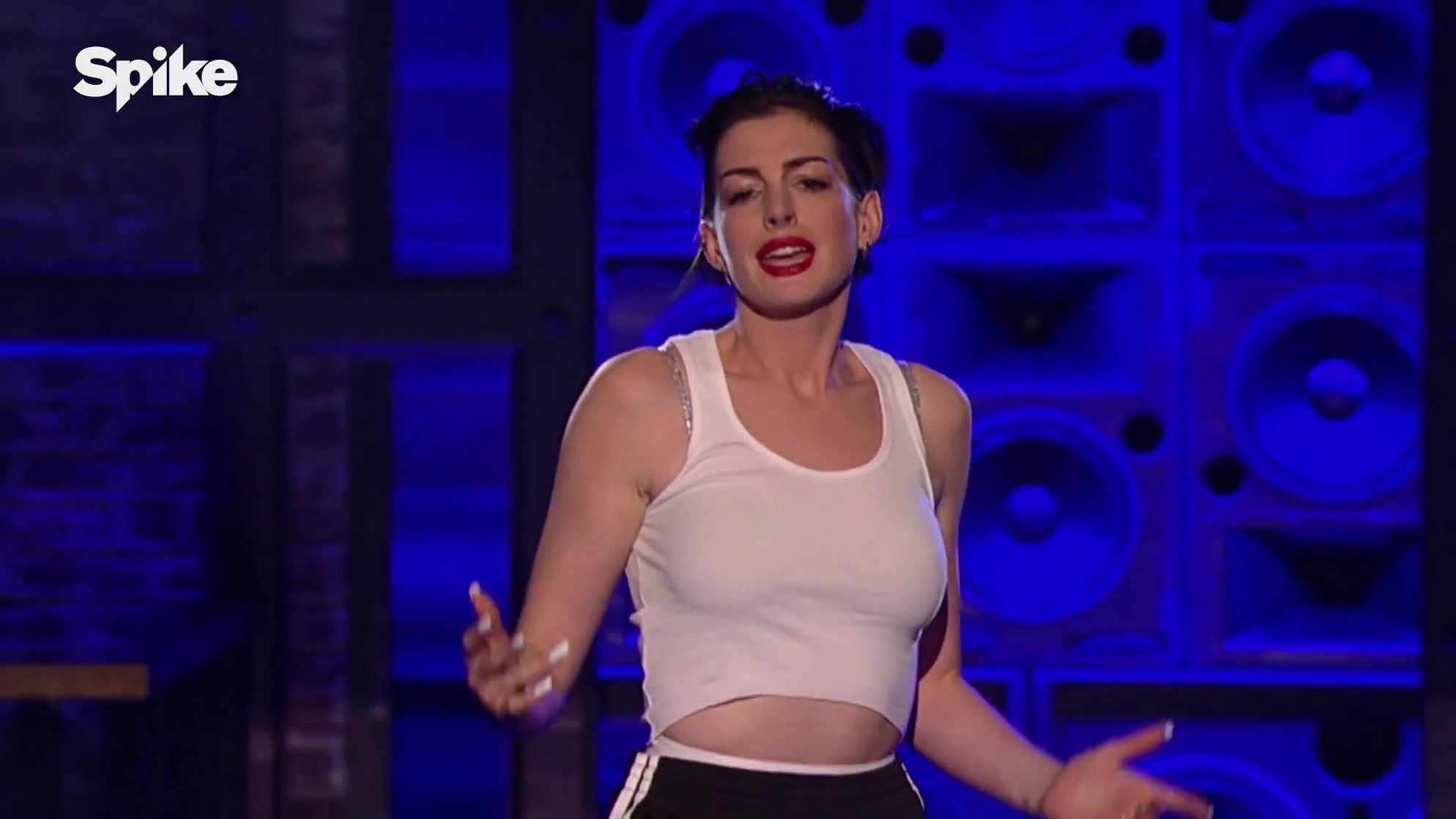 Anne hathaway image