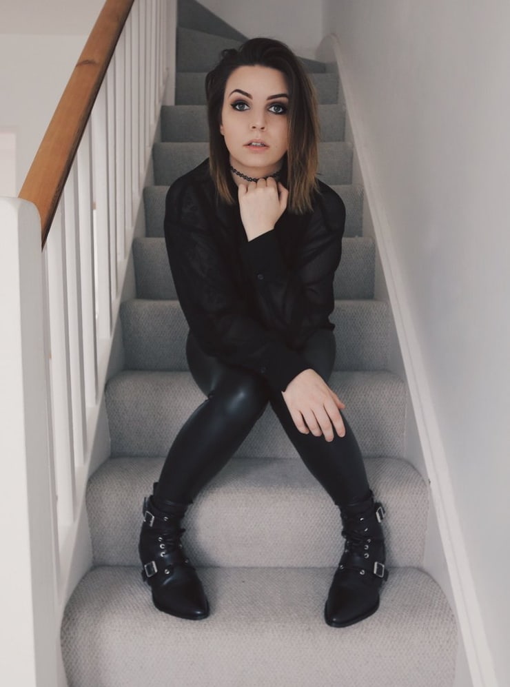 Picture Of Emma Blackery