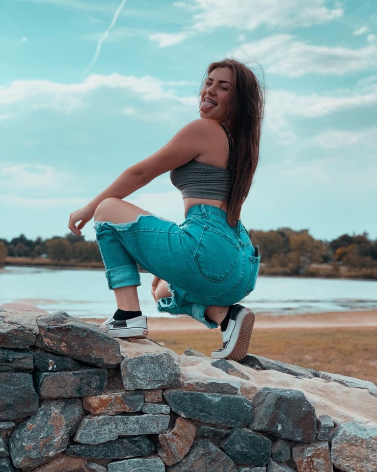 Picture of Adele Cash