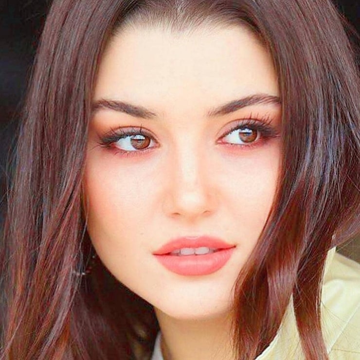 Picture of Hande Erçel