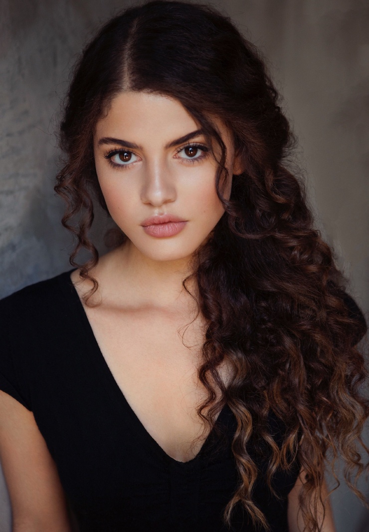 Picture of Mellany Barros