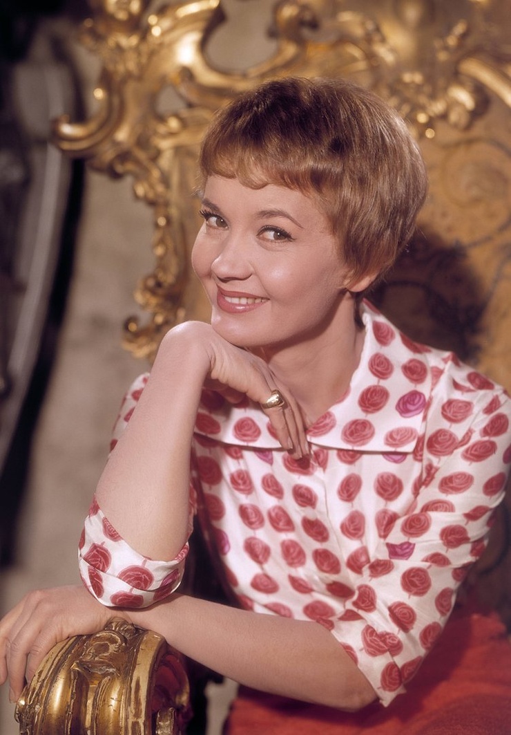 Pictures of liselotte pulver