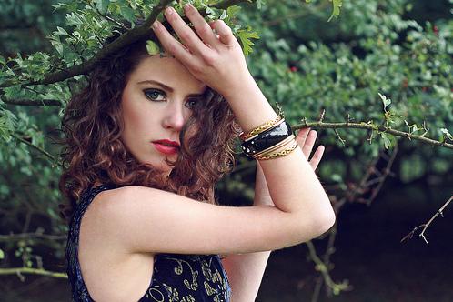 Amy Manson picture