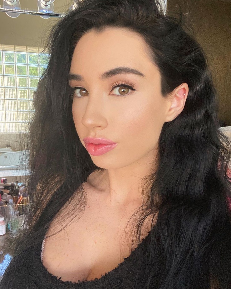 Picture of Paris Dylan