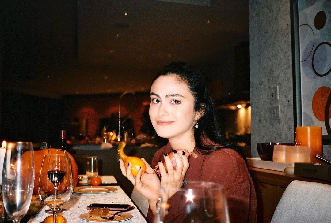 Camila Mendes