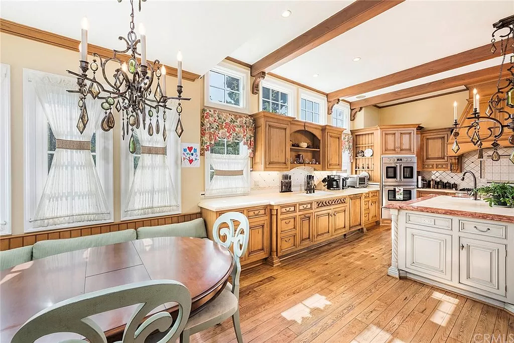4225 Country Club Dr, Long Beach, CA 90807
