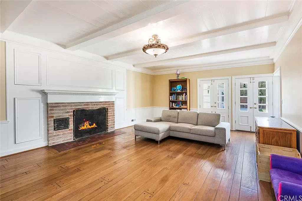 4225 Country Club Dr, Long Beach, CA 90807