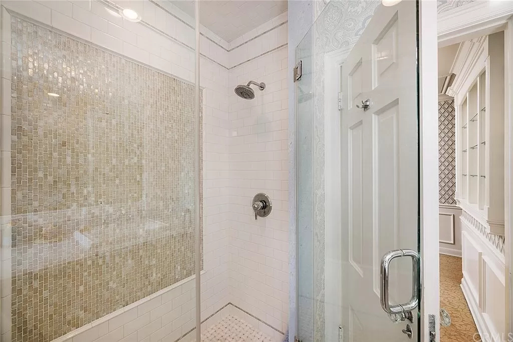 4225 Country Club Dr, Long Beach, CA 90807