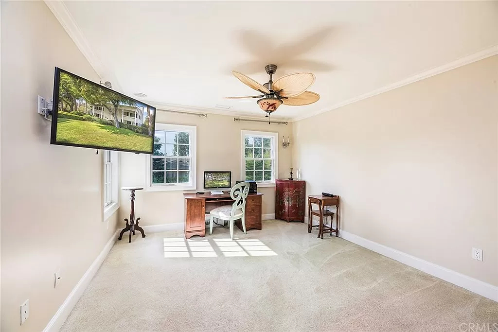 4225 Country Club Dr, Long Beach, CA 90807