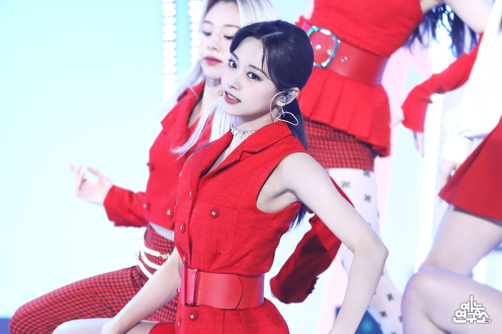 Chou Tzu-yu (Tzuyu) Chou Tzu-yu (Tzuyu)